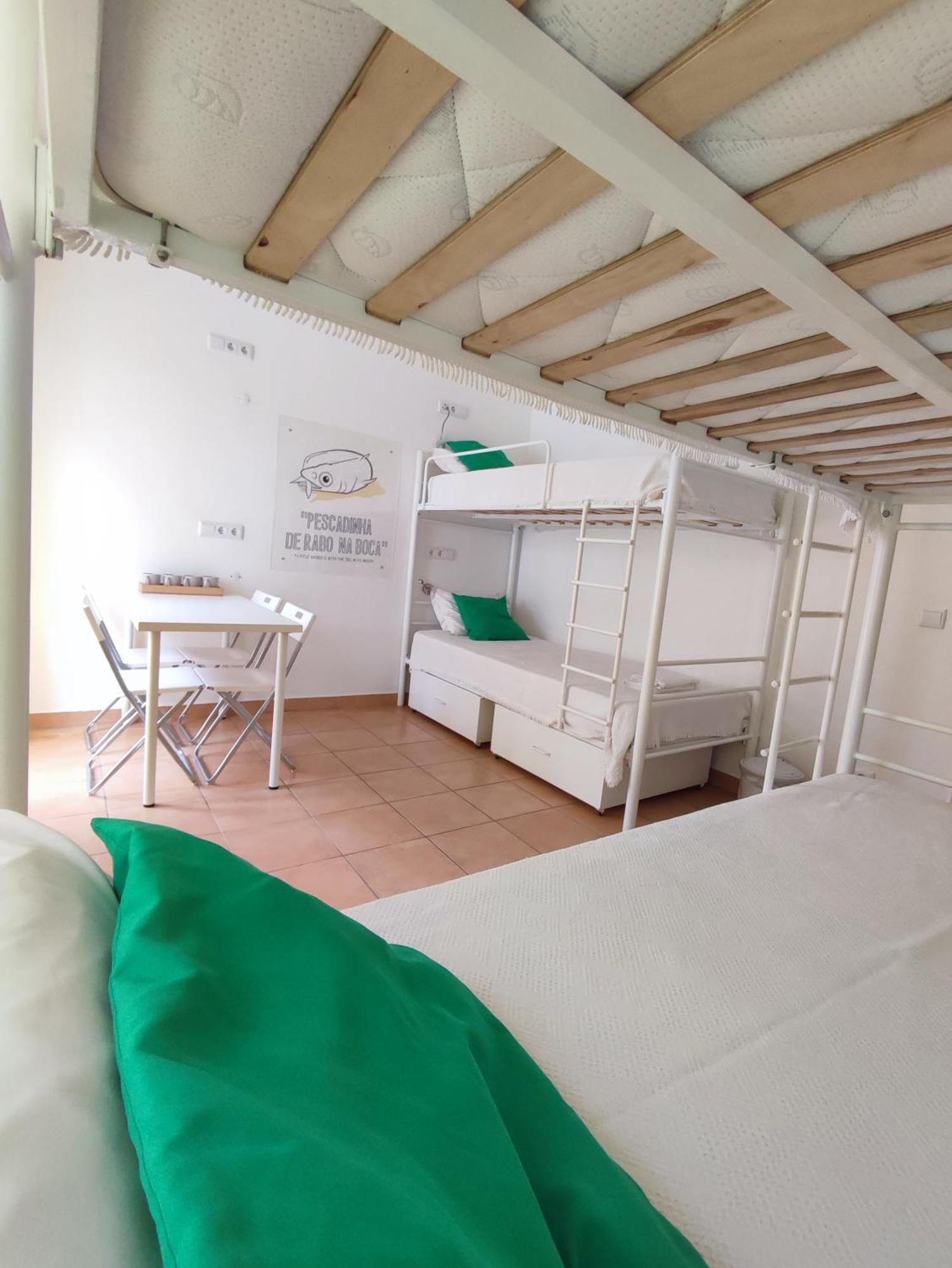 Racing Mackerel Hostel Lagos Esterno foto